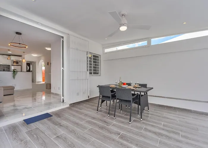 Cute In Valley Apartment *